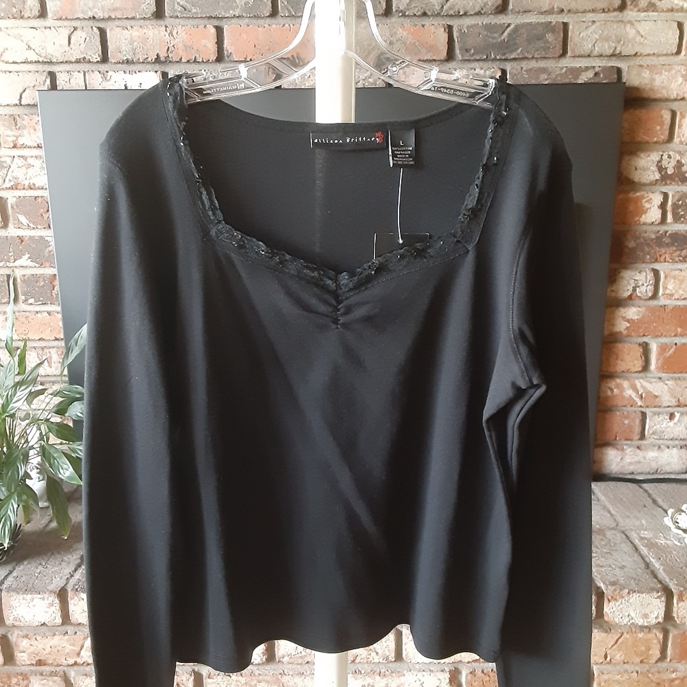 Women long sleeve Scoop Neck Top